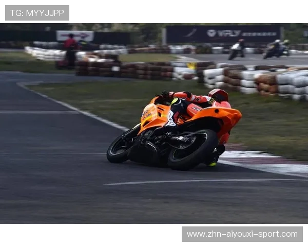 赛场中的“爱情”故事:车手的家庭、友情与合作伙伴,车手片段